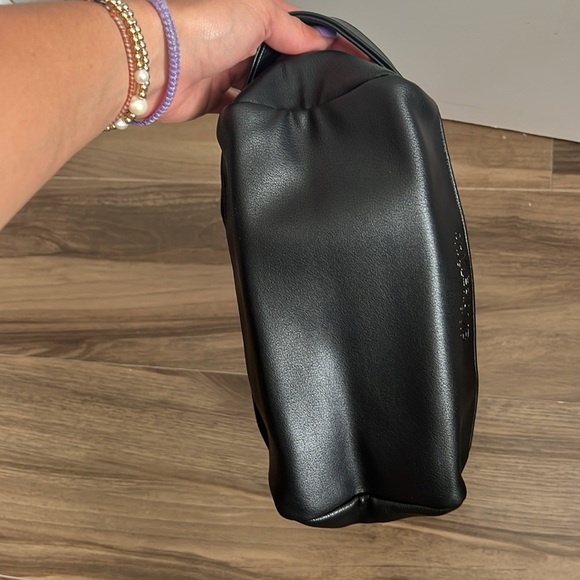 NWT Spice Bomb Fragrance Black Toiletry Bag - Picture 4 of 8